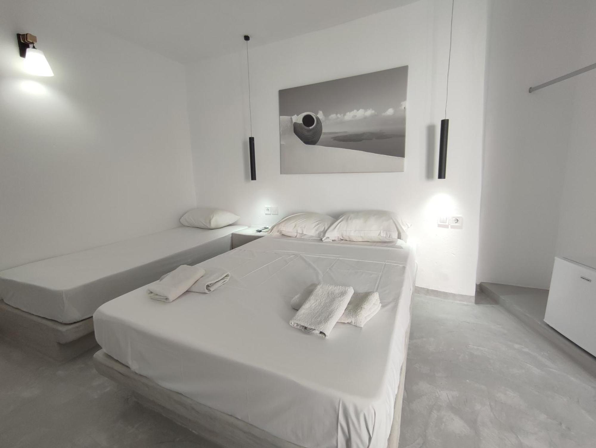 Central Santorini Serenity Rooms 费拉 外观 照片